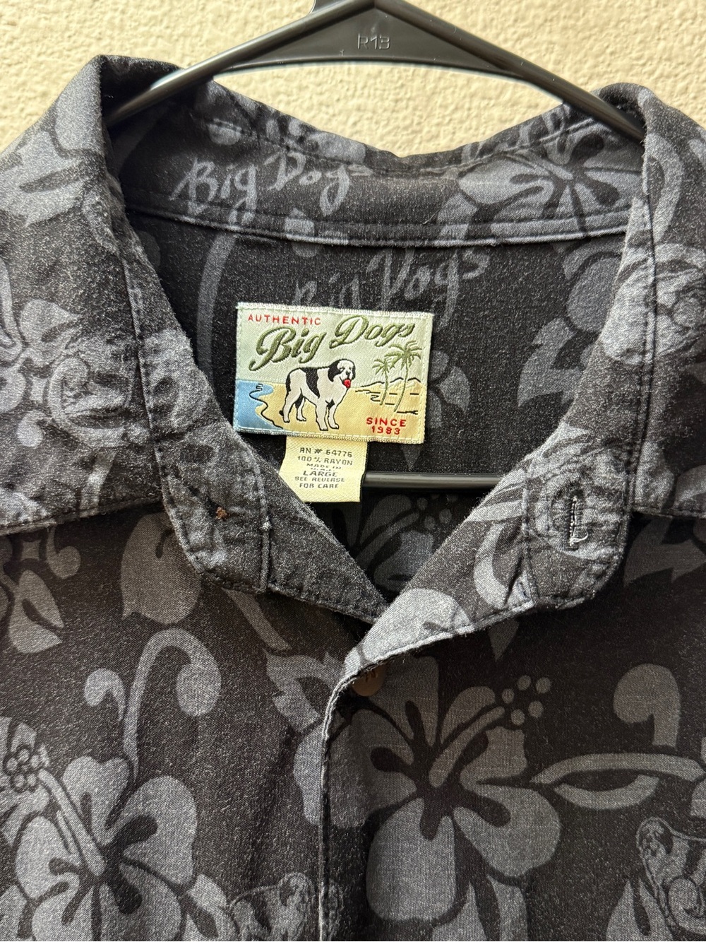 Big Dogs Beer Bottles Rayon Hawaiian Shirt Large - Picture 2 of 7